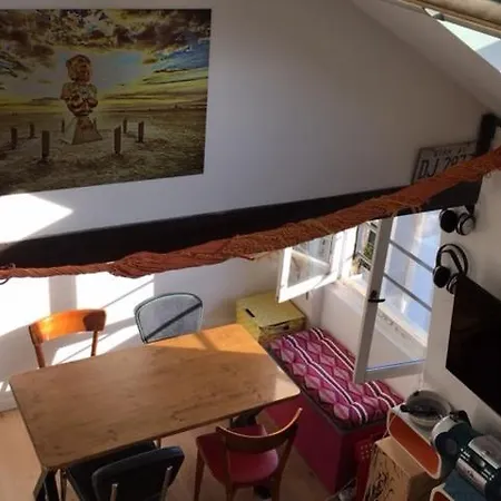 דירה Sunny And Serene Hideaway In With Ac