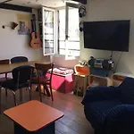 Апартаменты Sunny And Serene Hideaway In With Ac Париж