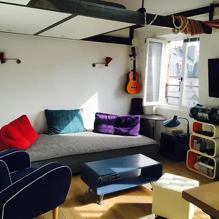 Sunny And Serene Hideaway In With Ac Apartamento Paris