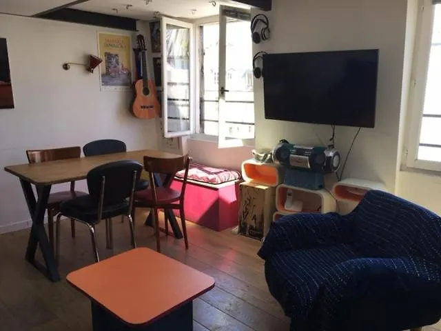 アパート Sunny And Serene Hideaway In With Ac パリ