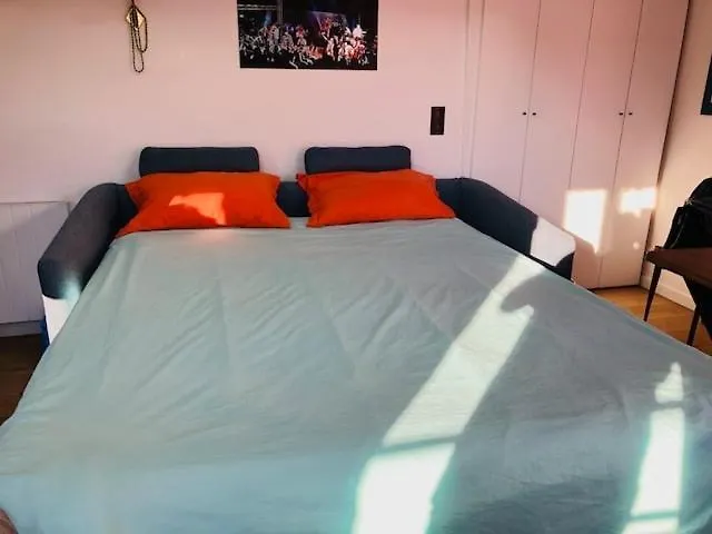 Sunny And Serene Hideaway In With Ac * パリ