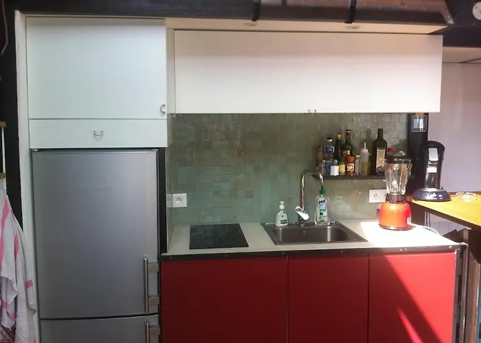 アパート Sunny And Serene Hideaway In With Ac