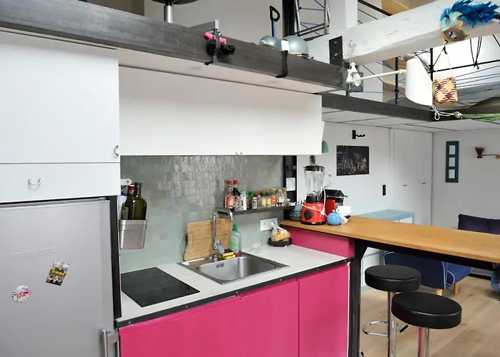 アパート Sunny And Serene Hideaway In With Ac *