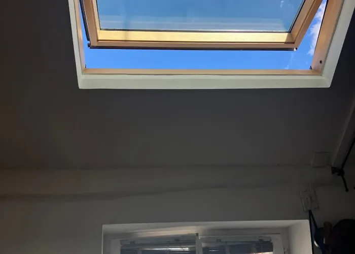 Sunny And Serene Hideaway In With Ac パリ